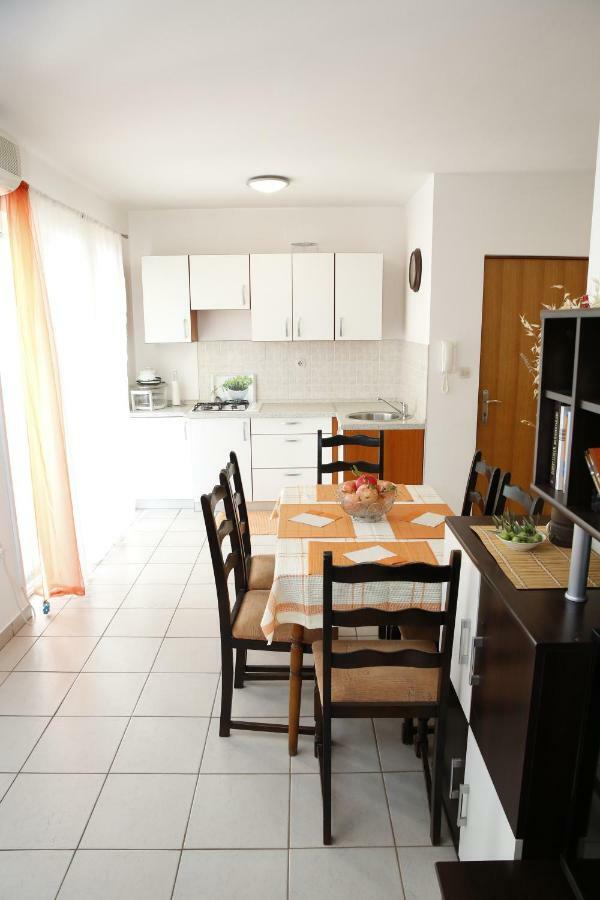 Apartman Alica Srima Vodice Esterno foto
