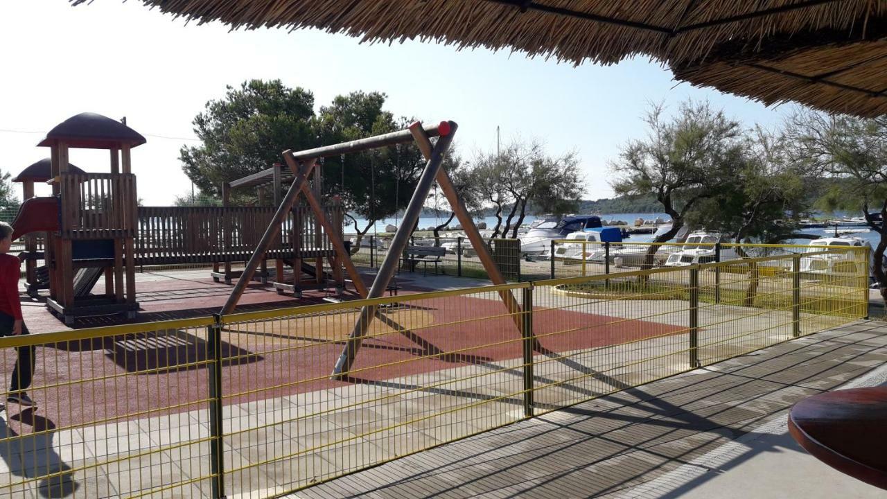Apartman Alica Srima Vodice Esterno foto